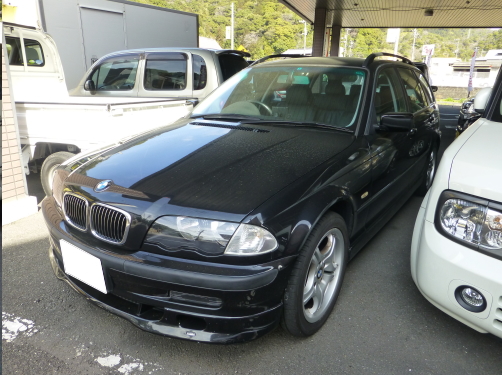 平成13年式・BMW　325i　ツーリング・ブラック・本革シート【中古車】